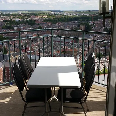 Les Terrasses De La Tour Амьен